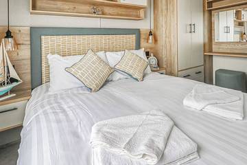 Static Caravan for 4 People in Ceredigion, Mid-Wales, Photo 2