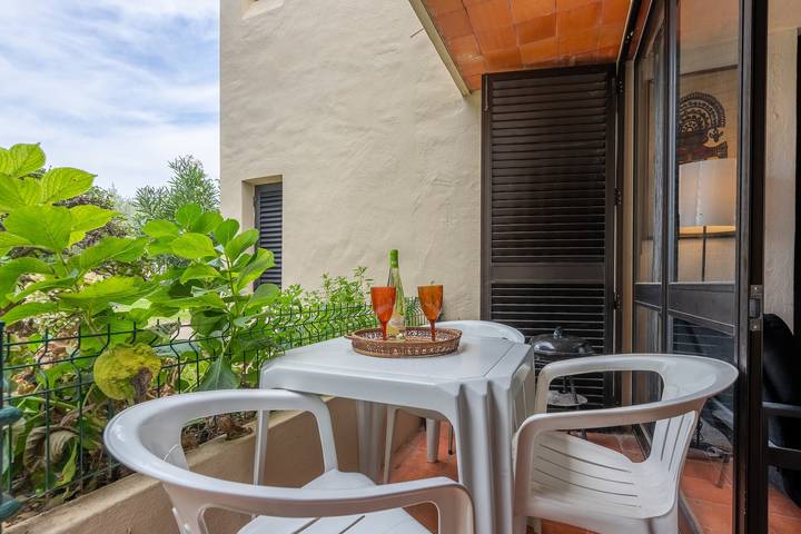 Entire apartment, Apartment 'The Triple House' with Shared Pool, Private Terrace and Wi-Fi in Portimão, Faro District
