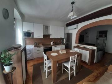Gîte pour 2 personnes, avec balcon et vue à Suse