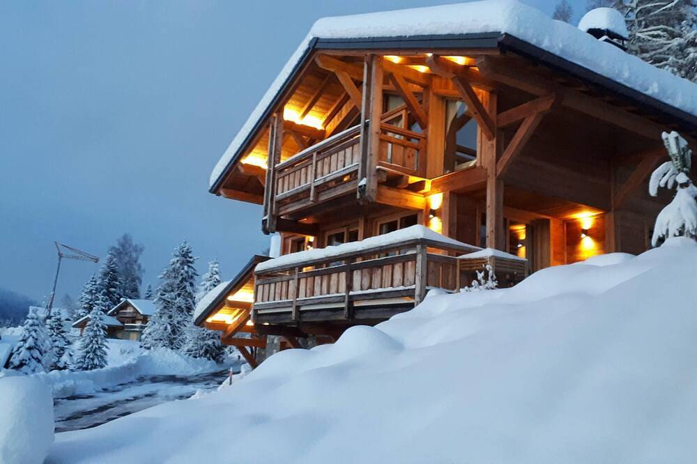 Chalet de Luxe-Vue Panoramique- Très lumineux-Spa extérieur-Tous frais inclus. in Les Gets, Les Portes du Soleil