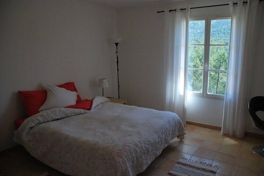 Villa en face de la sainte Victoire à 10 min de Aix en Provence in Vauvenargues, Région d'Aix-en-Provence