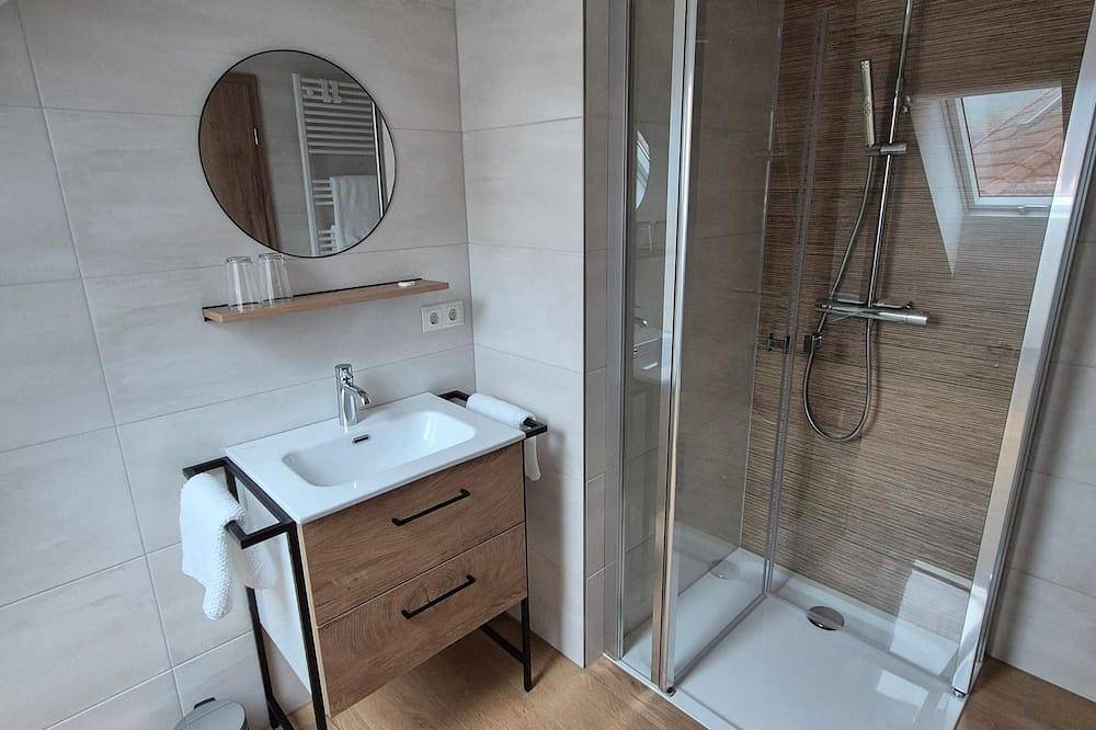 Ganze Wohnung, Liebevoll eingerichtete Ferienwohnung (38qm) mit Balkon in Bad Staffelstein, Oberes Maintal - Coburger Land