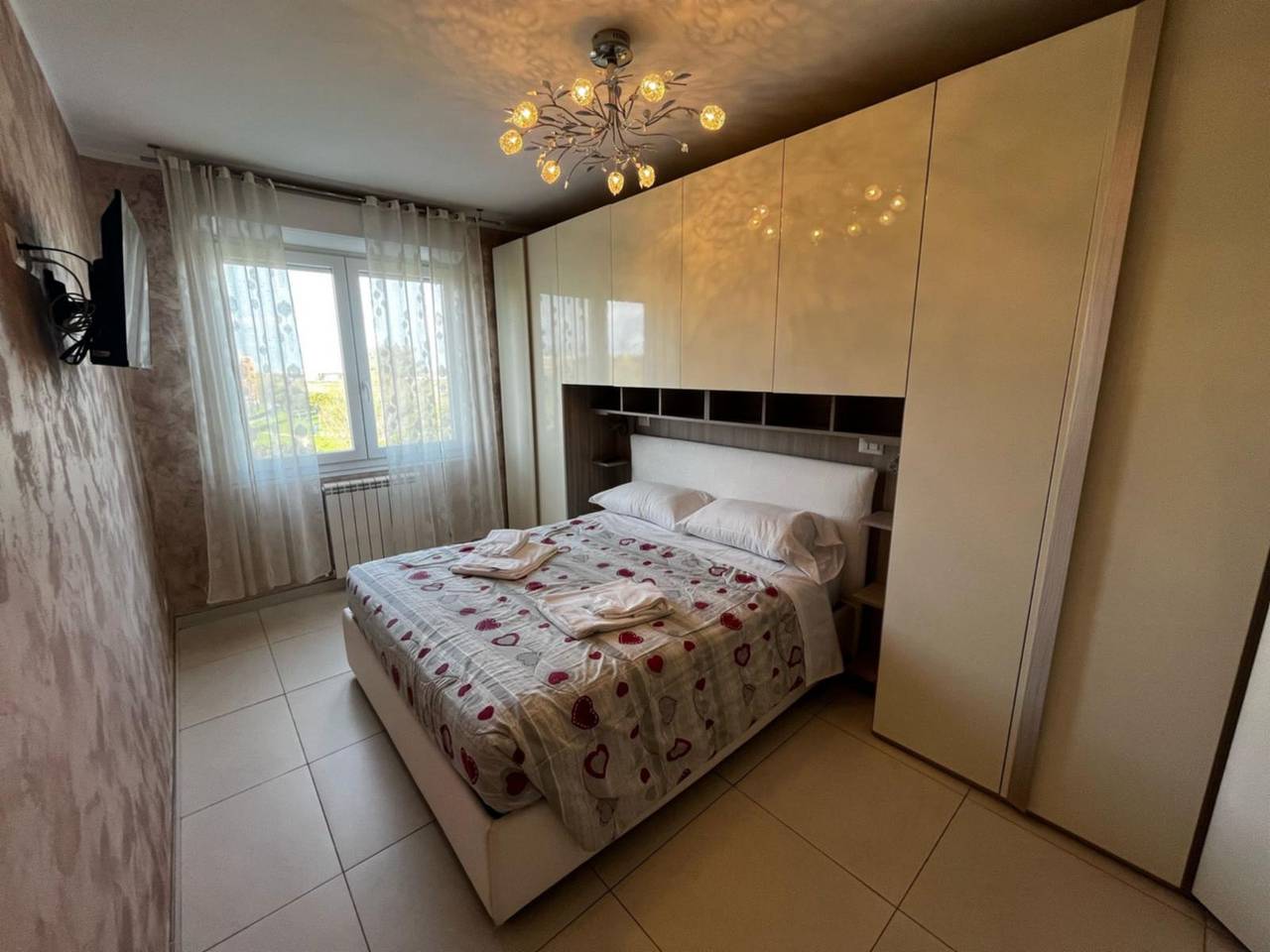 Ganze Wohnung, Ferienwohnung für 5 Personen mit Balkon/Terrasse in Ostia, Rom