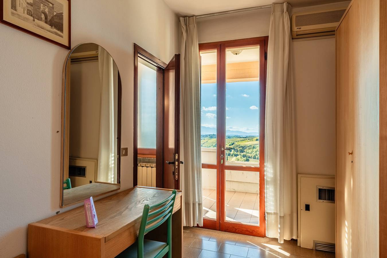 Room 'Singola' with Shared Garden, Wi-Fi and Air Conditioning in Cerreto Guidi, Florence Province