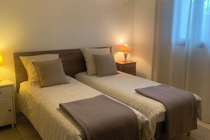 Location de vacances pour 6 personnes, avec jardin et terrasse à Maubec - 2