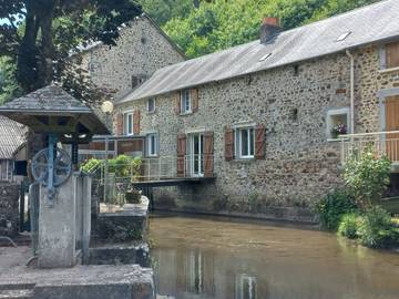 Gîte pour 6 personnes, avec terrasse dans Mayenne