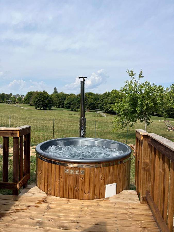 Location de vacances pour 2 personnes, avec vue sur le lac et jardin ainsi que piscine et vue, animaux acceptés à Le Nouvion-en-Thiérache - 4