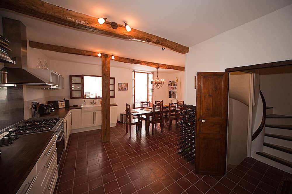 Casa de enólogos franceses renovada del siglo Xix (a pie de río y tiendas) in Cessenon-sur-Orb, Region de Béziers