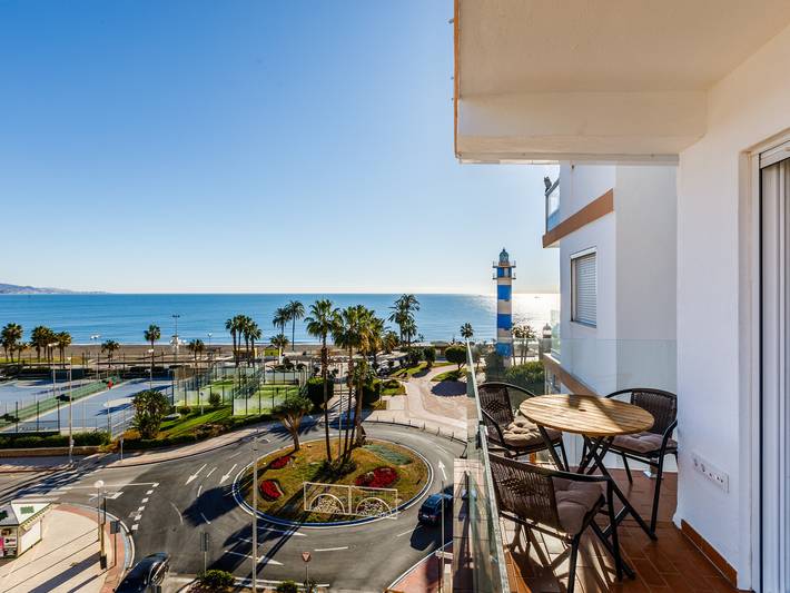 Apartamento para 4 personas, con terraza y piscina en Torre del Mar