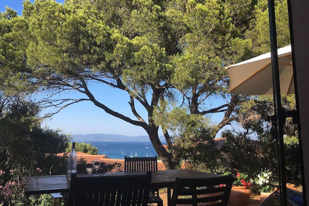 Villa Côte d'Azur avec vue en rêve sur la mer à louer sur la Presqu'île de Giens in Hyeres, Parc national de Port-Cros