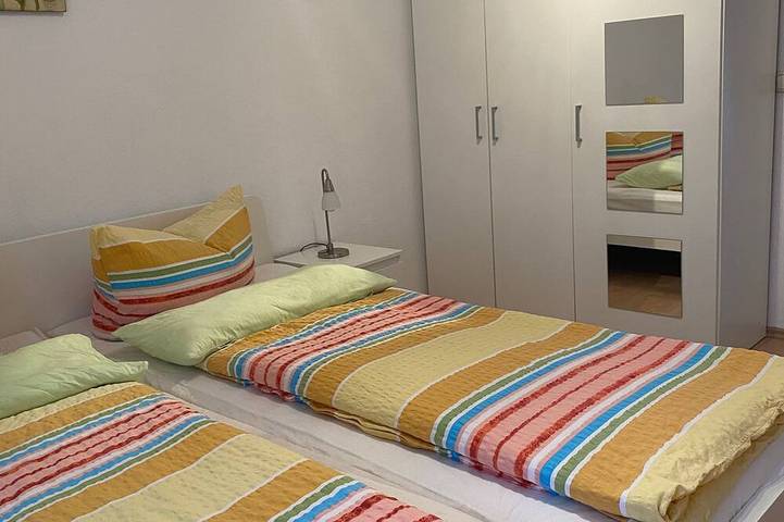 Ganze Wohnung, 2-Raum-Bungalow mit Terrasse/links (50m², max.2 Pers.+1 Ki.) - Bungalow am in Neubukow, Neubukow-Salzhaff
