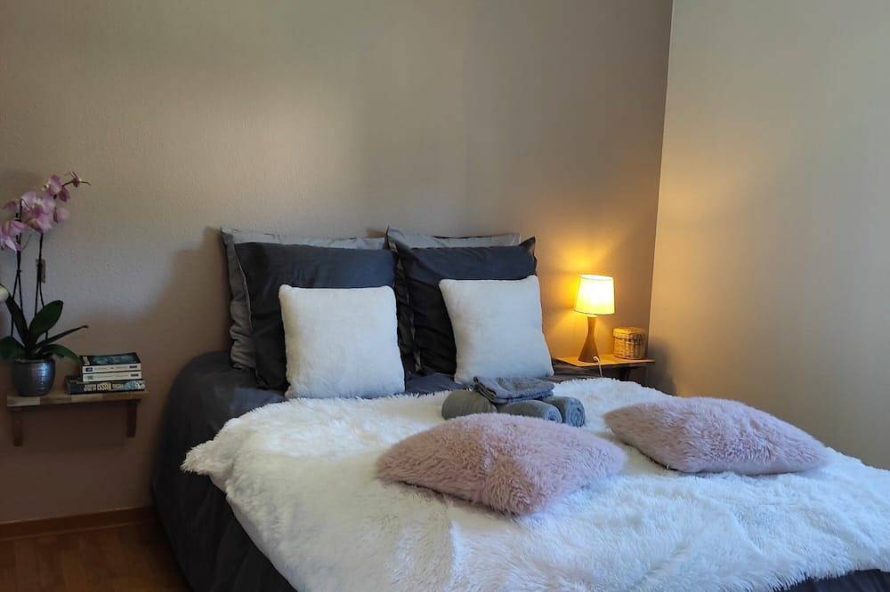 Entire apartment, The jewel of the Périgord. Swimming pool, balcony and parking in Trélissac, Périgord Blanc