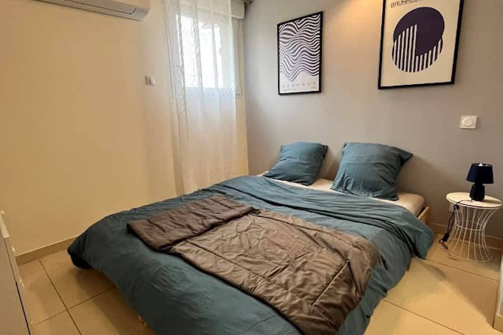 Appartement entier, Gîte en Provence avec piscine privée dans un parc 1000m2 pour famille/amis in Pernes-les-Fontaines, Vaucluse