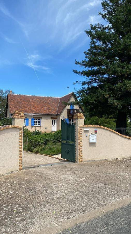 Location de vacances pour 8 personnes, avec vue et jardin, animaux acceptés à Saint-Benoît-la-Forêt - 2