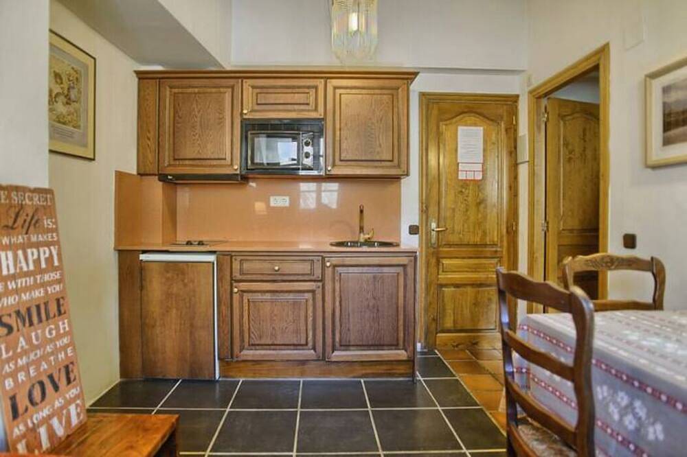 Entire apartment, Apartamento 6 pax Pirineo-benasque in Cerler, Benasque