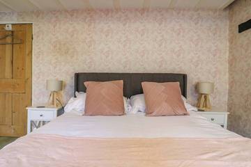 Cottage for 6 People in Bedford, Bedfordshire, Photo 2