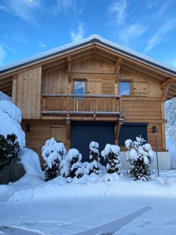 Chalet pour 5 personnes, avec vue et terrasse, animaux acceptés à Combloux