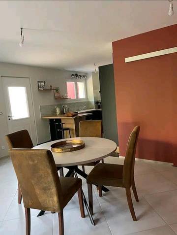 Gîte pour 4 personnes, avec terrasse à Montoison