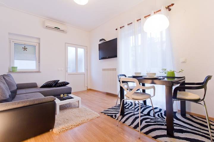 Ferienwohnung für 2 Personen, mit Balkon/Terrasse in Poreč - 2