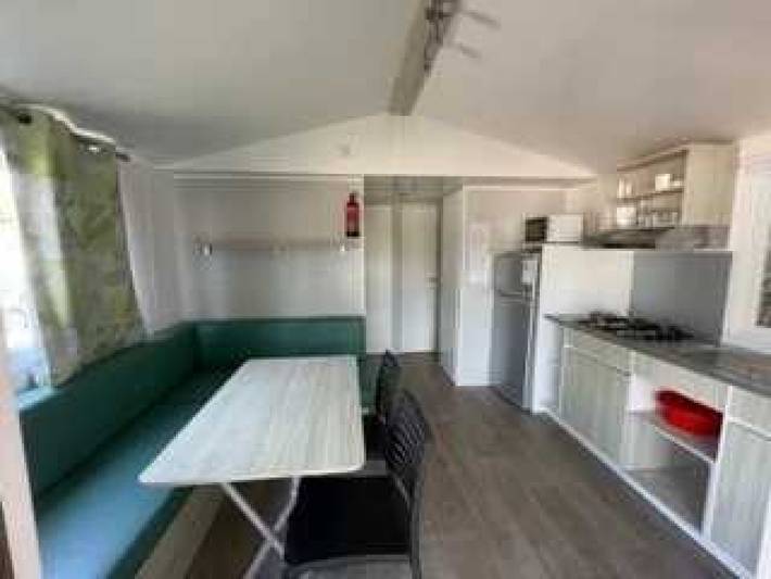 Camping pour 6 personnes, avec bassin pour enfant ainsi que sauna et jacuzzi à Talmont-Saint-Hilaire - 4