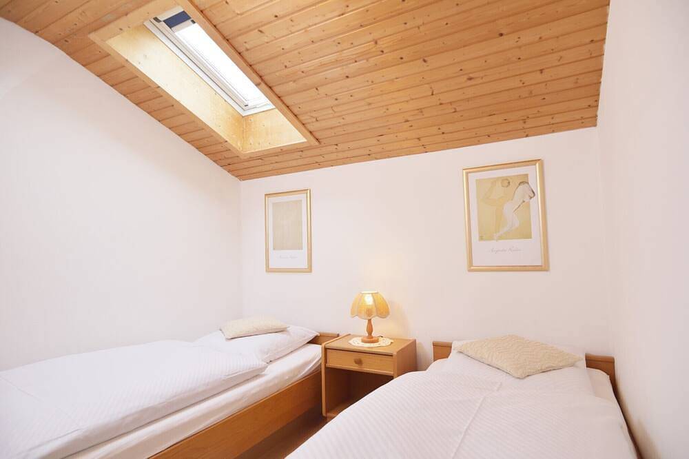 Ganze Wohnung, Gemütliche Ferienwohnung für 1-4 Personen mit 2 Schlafzimmern (Wohnung 1) in Bayerisch Gmain, Berchtesgadener Alpen