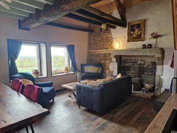 Appartement de vacances pour 2 personnes, avec piscine ainsi que terrasse et vue, animaux acceptés dans la Creuse