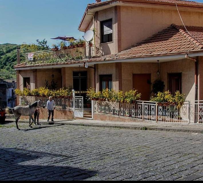 Appartamento per 3 persone, con Balcone e Terrazza nonché Giardino e Panorama a Randazzo