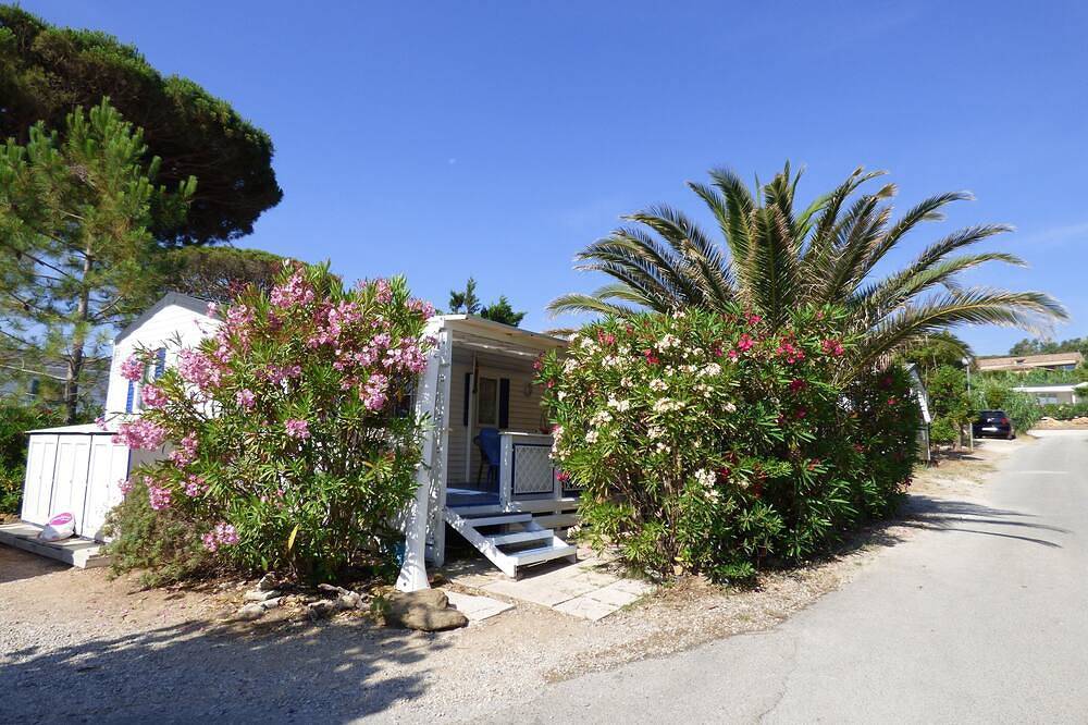 Mobilhome Kon Tiki seaside in Pampelonne, Ramatuelle