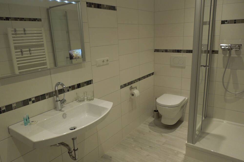 Ganze Wohnung, Direkt am Rhein im Welterbe Oberes Mittelrheintal zwischen Burgen und Reben in Lorchhausen, Lorch