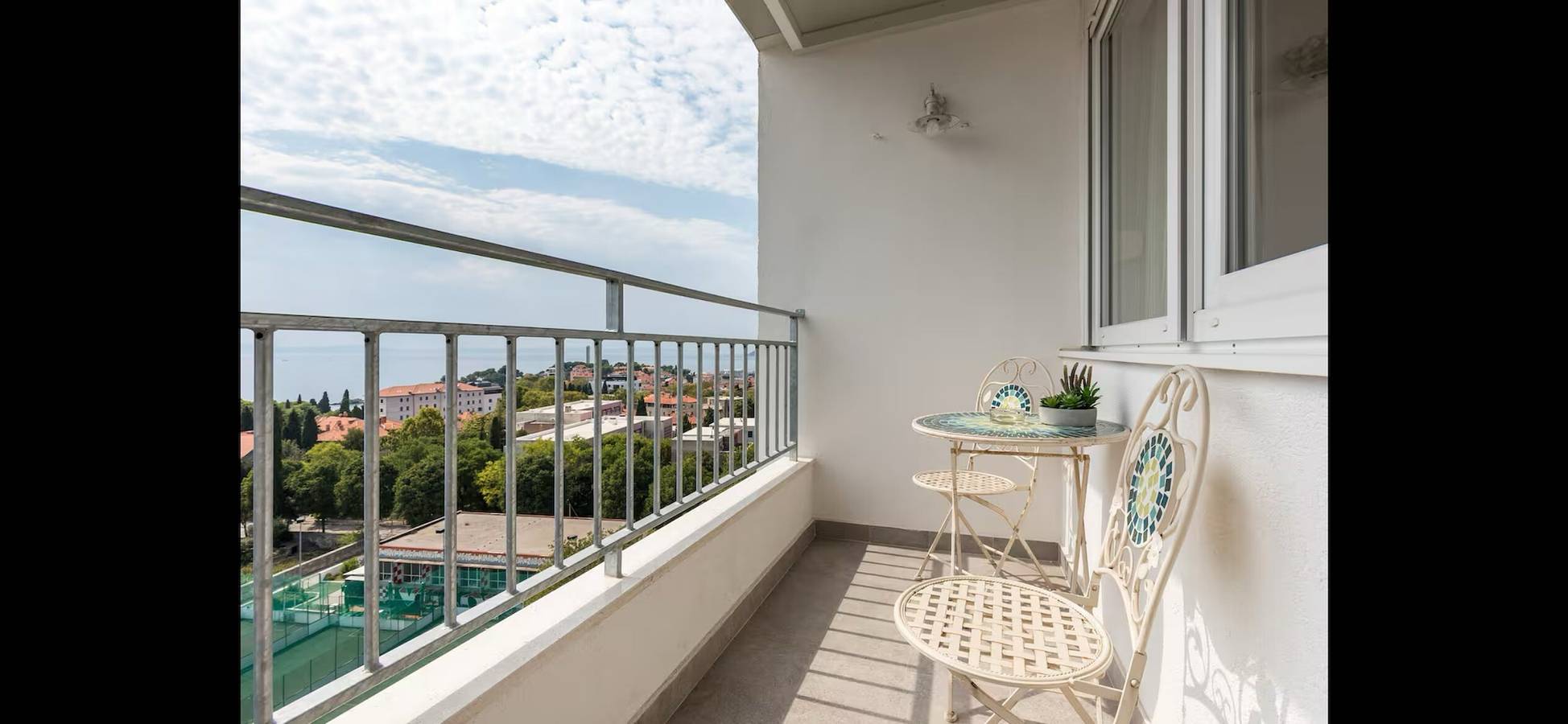 Hel lägenhet, Split Pearl Apartment with Sea View, Wi-Fi, Air Conditioning, Free Netflix/Hbo/Satellite in Split, Split-Dalmatia guovlu
