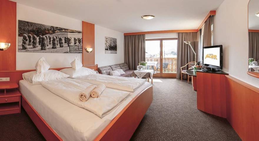 Hotel für 3 Personen, mit Balkon und Terrasse sowie Garten und Pool in Wildermieming