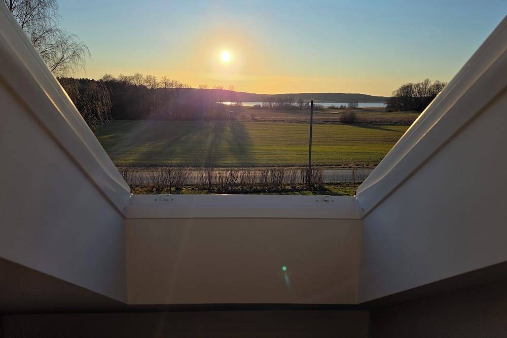 Attic Floor With Views Over Fields and sea in Mälaren
