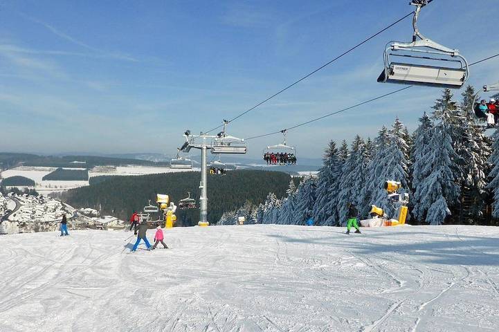 Ferienhaus für 11 Personen, mit Balkon in Bödefeld