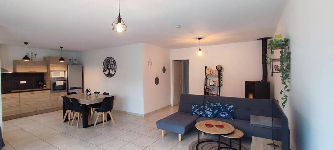 Location de vacances pour 8 personnes, avec piscine et jardin à Sauveterre - 2