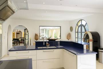 Maison De Vacances pour 8 Personnes dans Mallemort, Région d'Arles, Photo 4