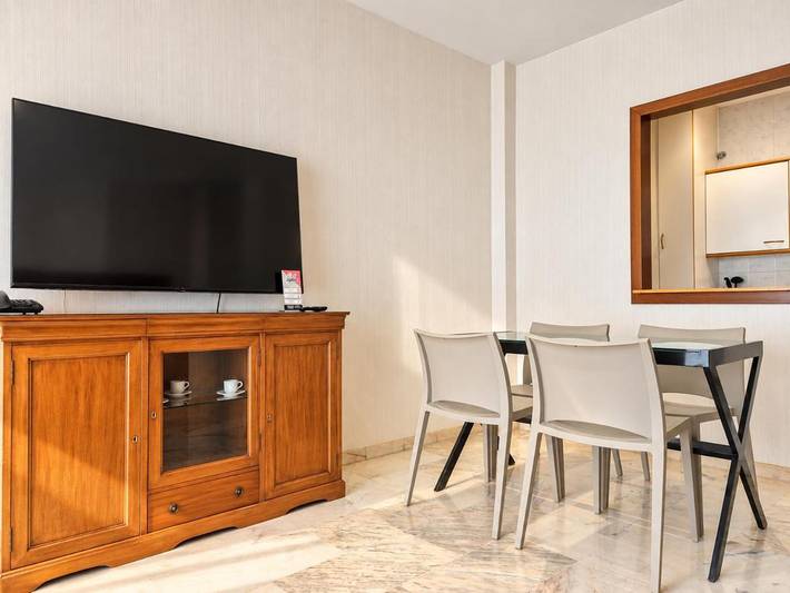 Apartahotel para 2 personas, con Piscina en Sevilla