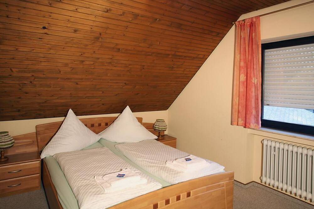 Dz Dusche/Wc ,Standard - Hotel-Café-Restaurant Steuer in Allenbach, Hunsrück