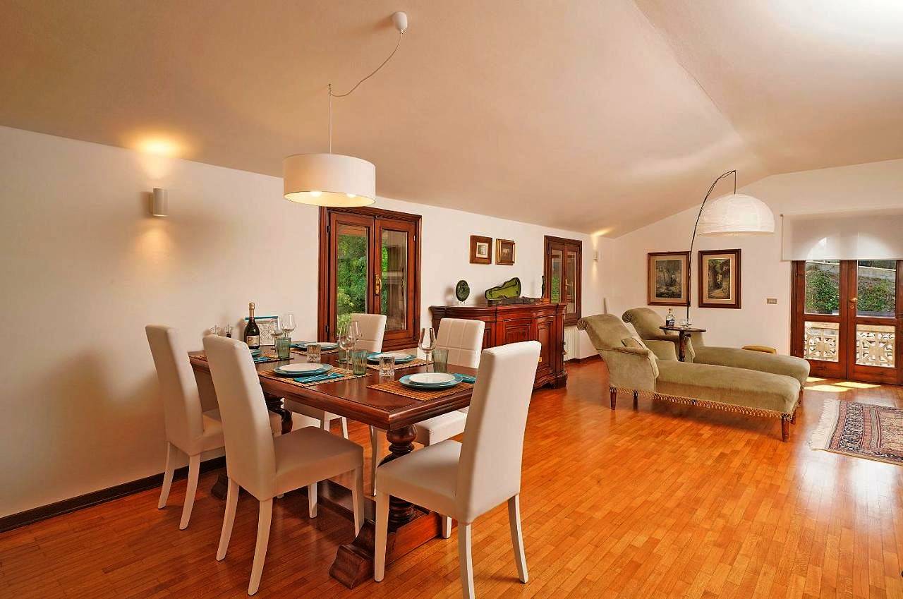 Appartamento intero, Valle Fiorita 42 - Lake view apartment in Gardone Riviera, Prealpi Gardesane