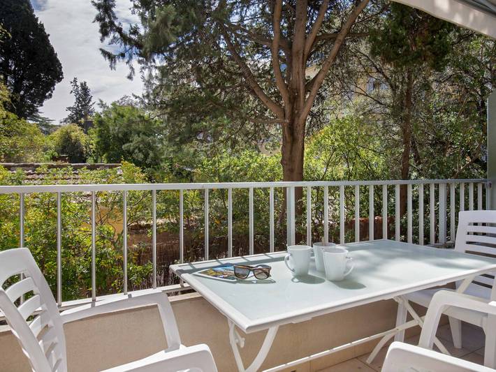 Gîte pour 3 personnes, avec balcon dans Plage Veillat Saint Raphael