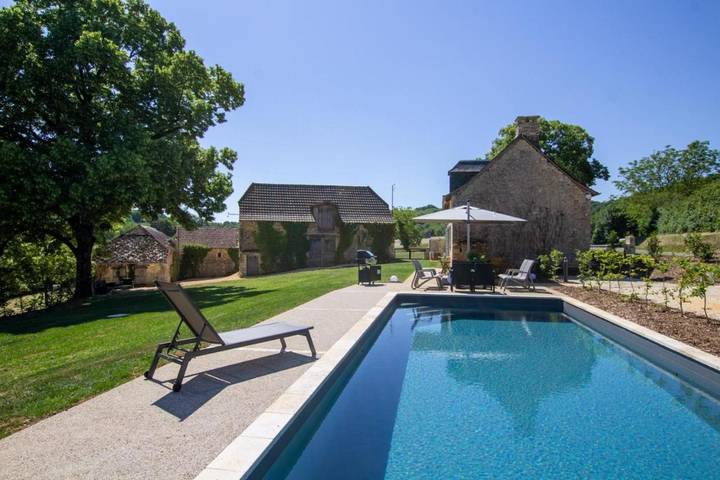 Maison de vacances pour 6 personnes, avec terrasse ainsi que piscine et jardin, animaux acceptés - 1