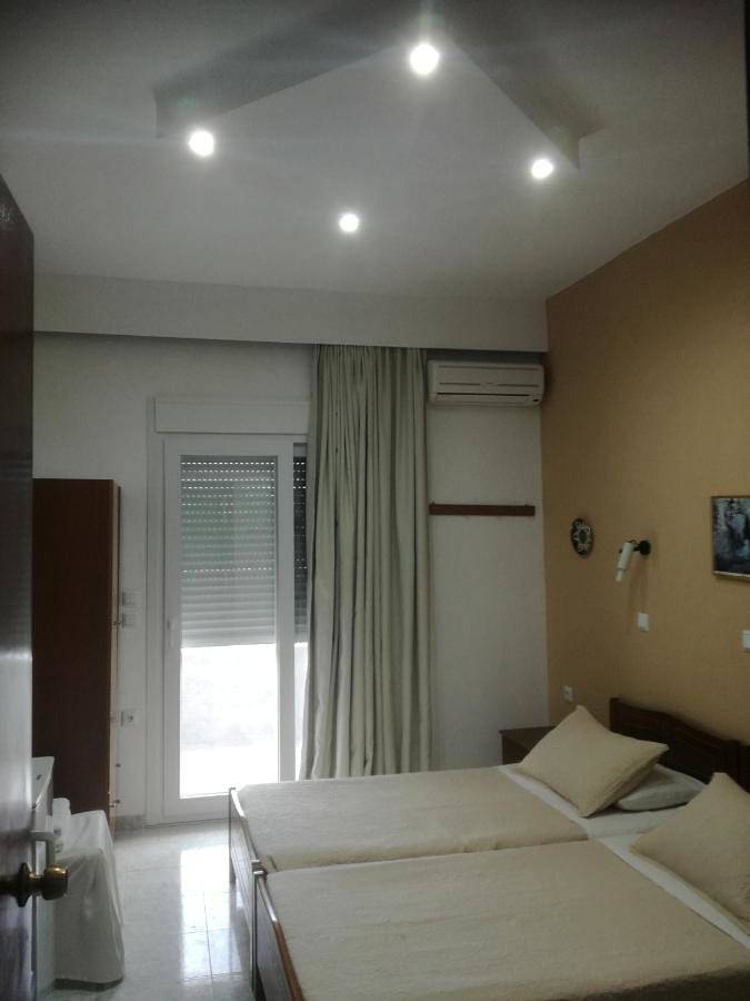 Hotel für 3 Personen, mit Balkon und Terrasse sowie Garten und Kinderpool in Archangelos - 2