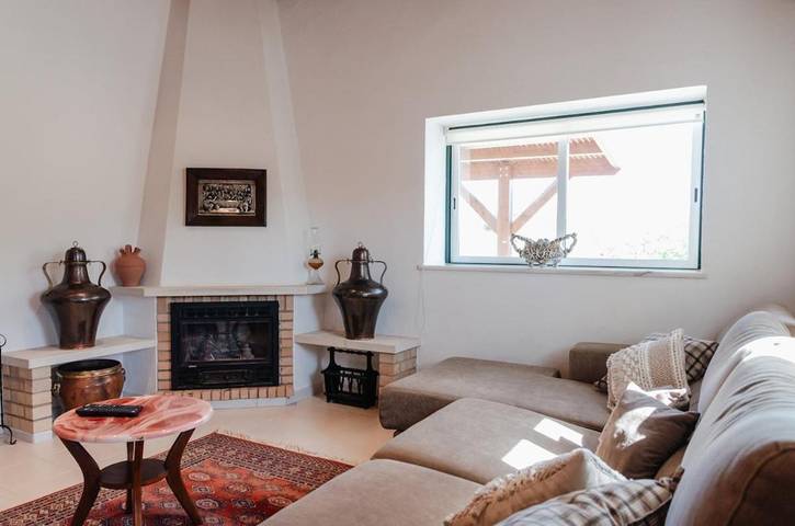 Location de vacances pour 5 personnes, avec piscine et vue ainsi que balcon et jardin dans Salir - 4