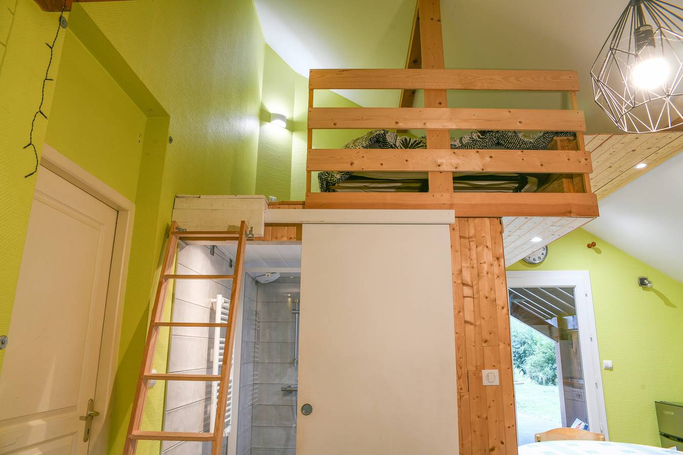 Holiday Home 'Studio 4 Places Proche Lac' with Balcony, Wi-Fi and Air Conditioning in Aix-les-Bains, Chambéry region