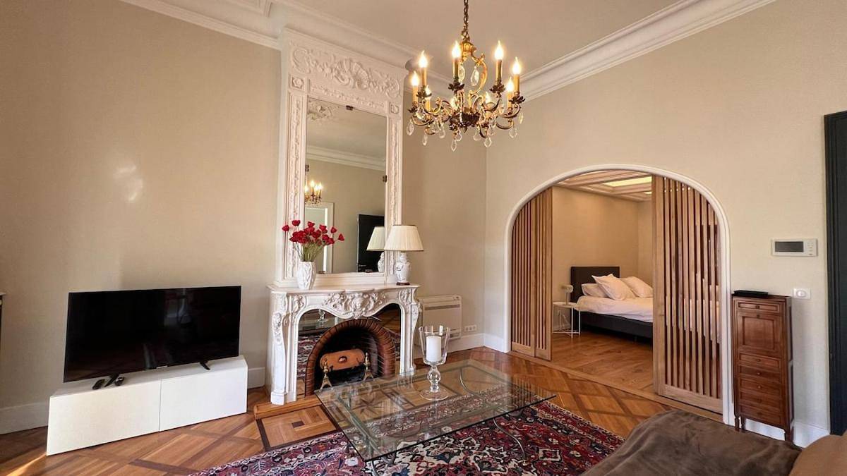Appartement entier, One-Bedroom Apartment in Bouzigues, Côte méditerranéenne (France)