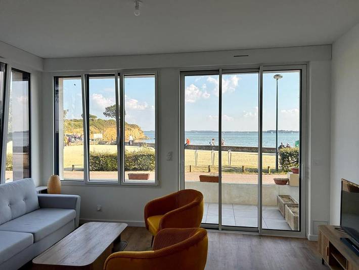 Gîte pour 4 personnes, avec vue et terrasse à Billiers