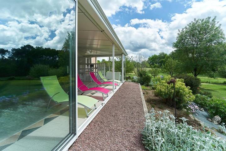 Location de vacances pour 6 personnes, avec jardin ainsi que piscine et vue à Puynormand