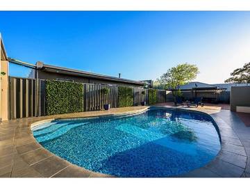 Holiday Home for 16 People in Adelaide, South Australia, Photo 3