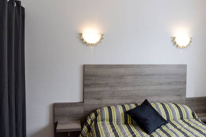 Gîte pour 4 personnes, avec balcon ainsi que piscine et jacuzzi à Estérençuby - 2