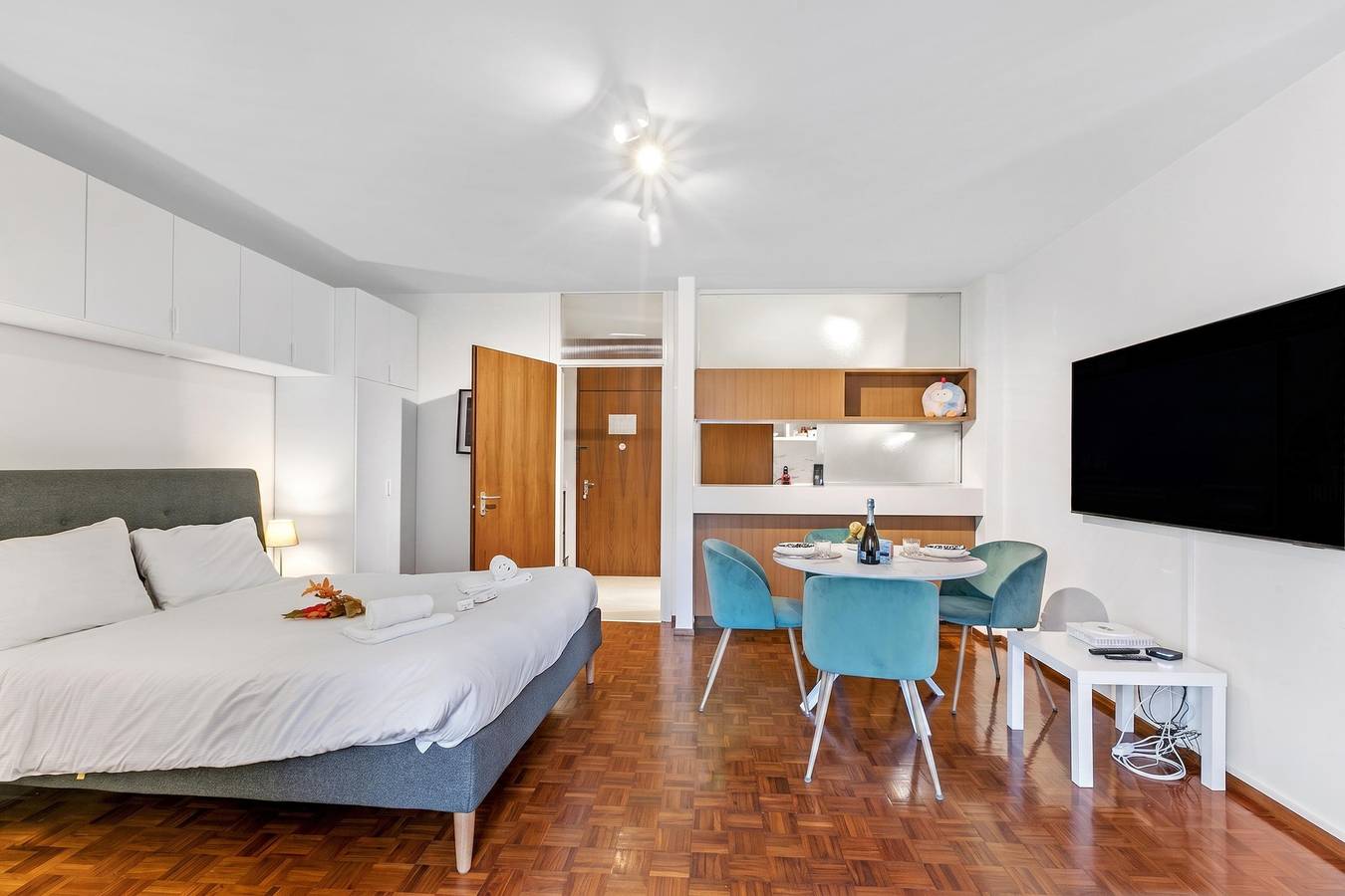 Ganze Wohnung, La Perla Sul Lago - Studio with Balcony View in Paradiso, Luganersee