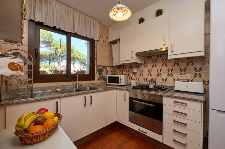 Casa rural para 8 personas, con jardín y piscina en Palafrugell - 2